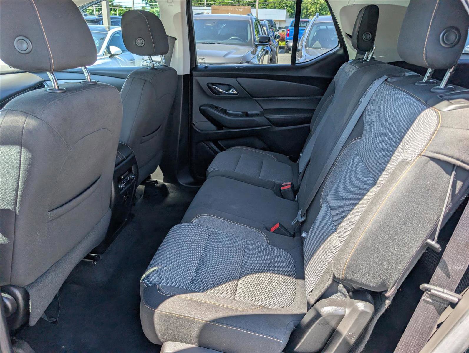 Used 2018 Chevrolet Traverse LS FWD image 16