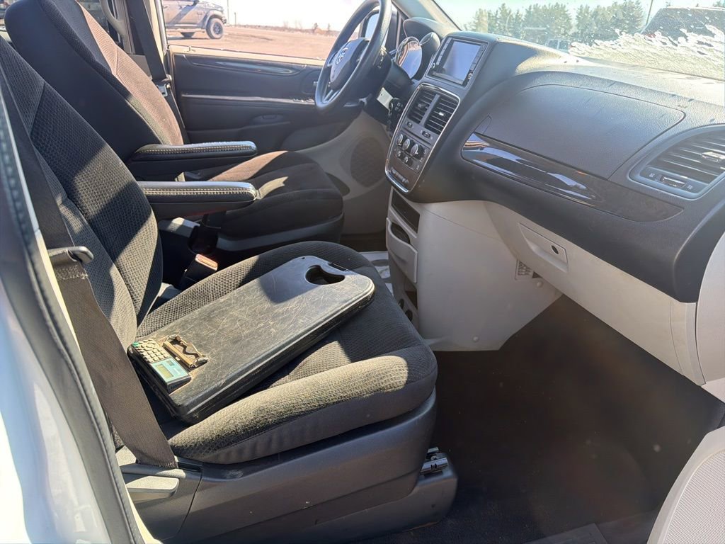 Used 2019 Dodge Grand Caravan SE w/ Mopar Premium Addition Group image 19