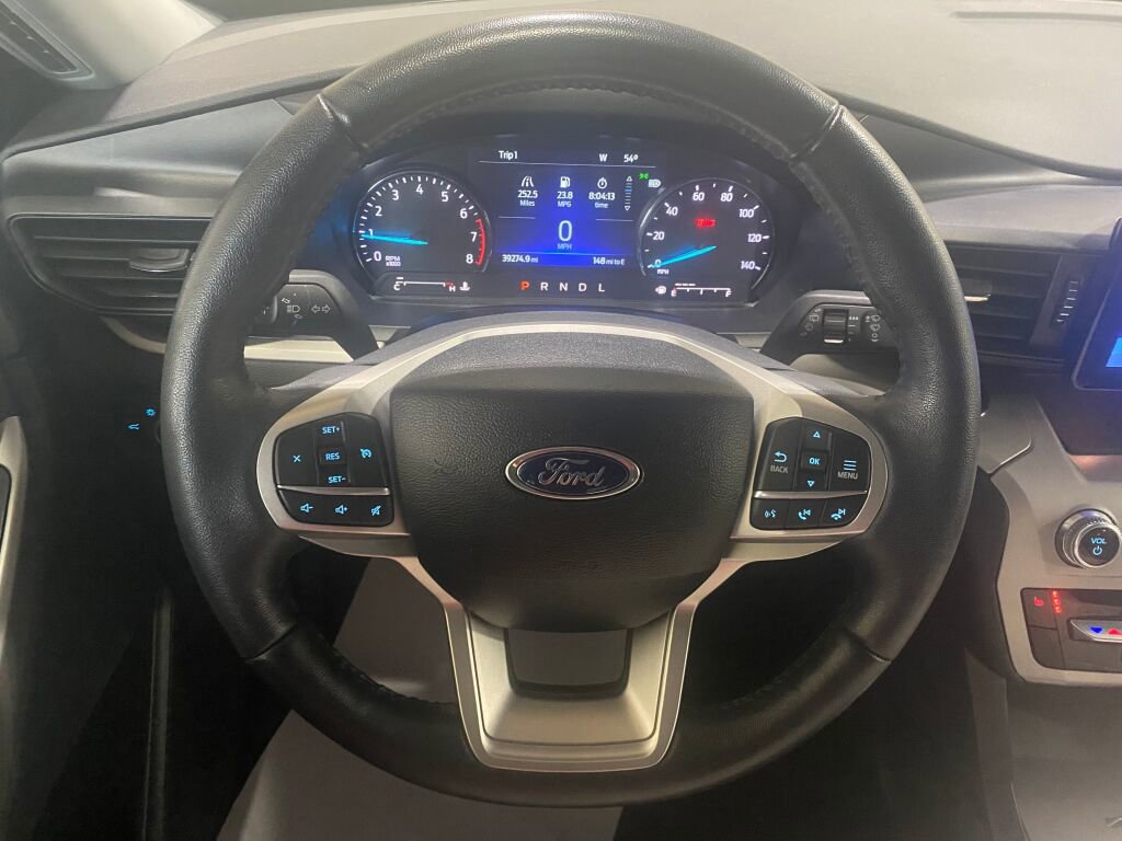 Used 2023 Ford Explorer XLT image 8