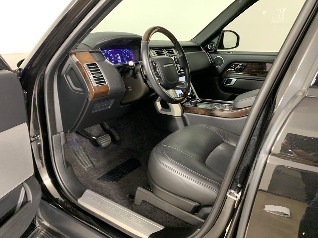 Used 2019 Land Rover Range Rover Supercharged image 18