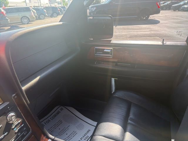 Used 2016 Lincoln Navigator Select AWD/4WD image 34