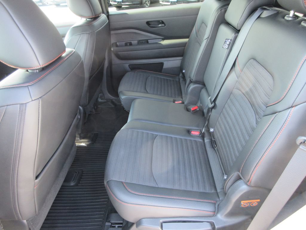 Used 2026 Nissan Pathfinder Rock Creek AWD/4WD image 14