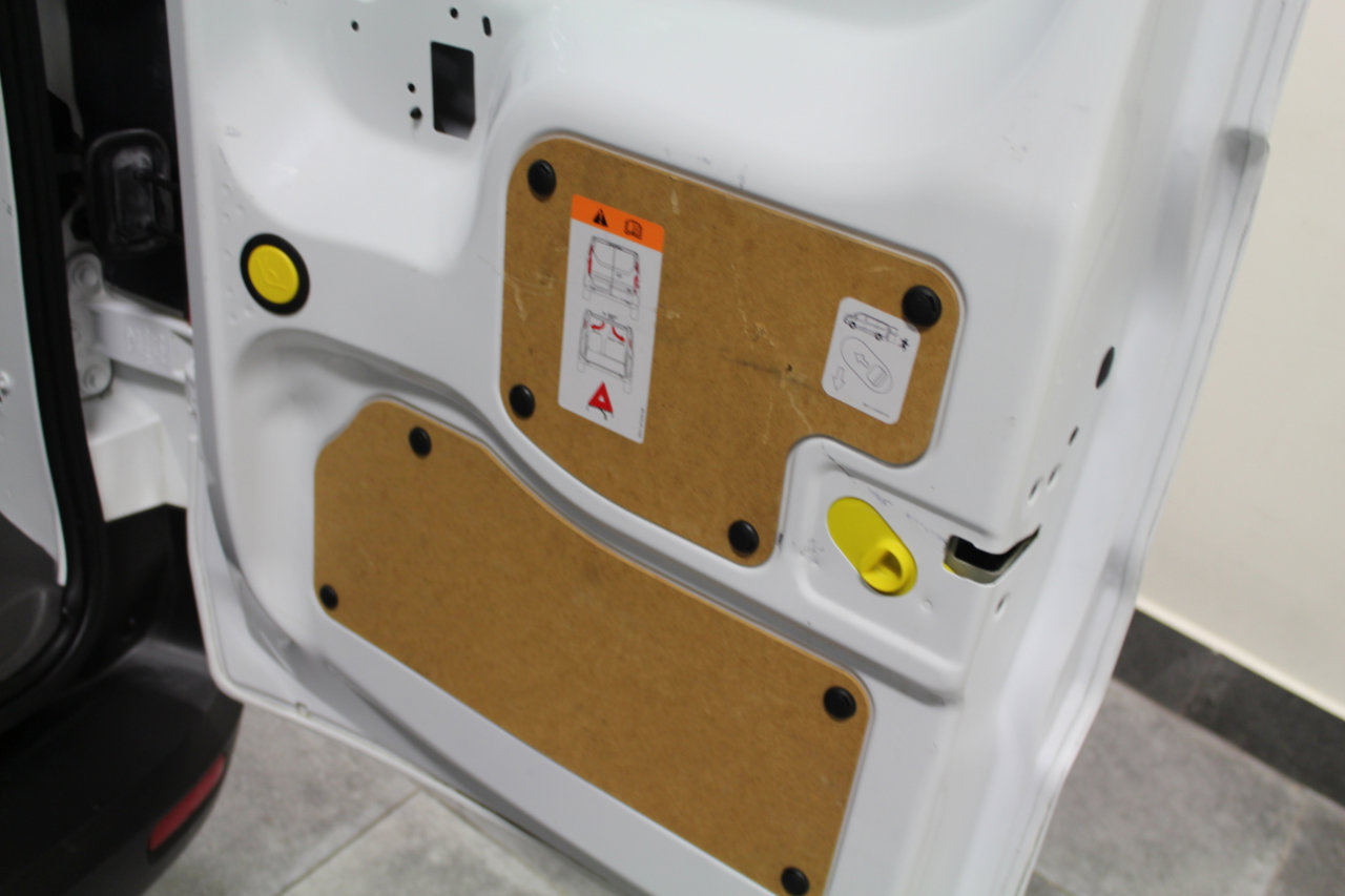 Used 2019 Ford Transit Connect XLT image 27