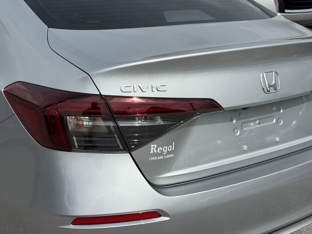 Used 2025 Honda Civic Sport image 11