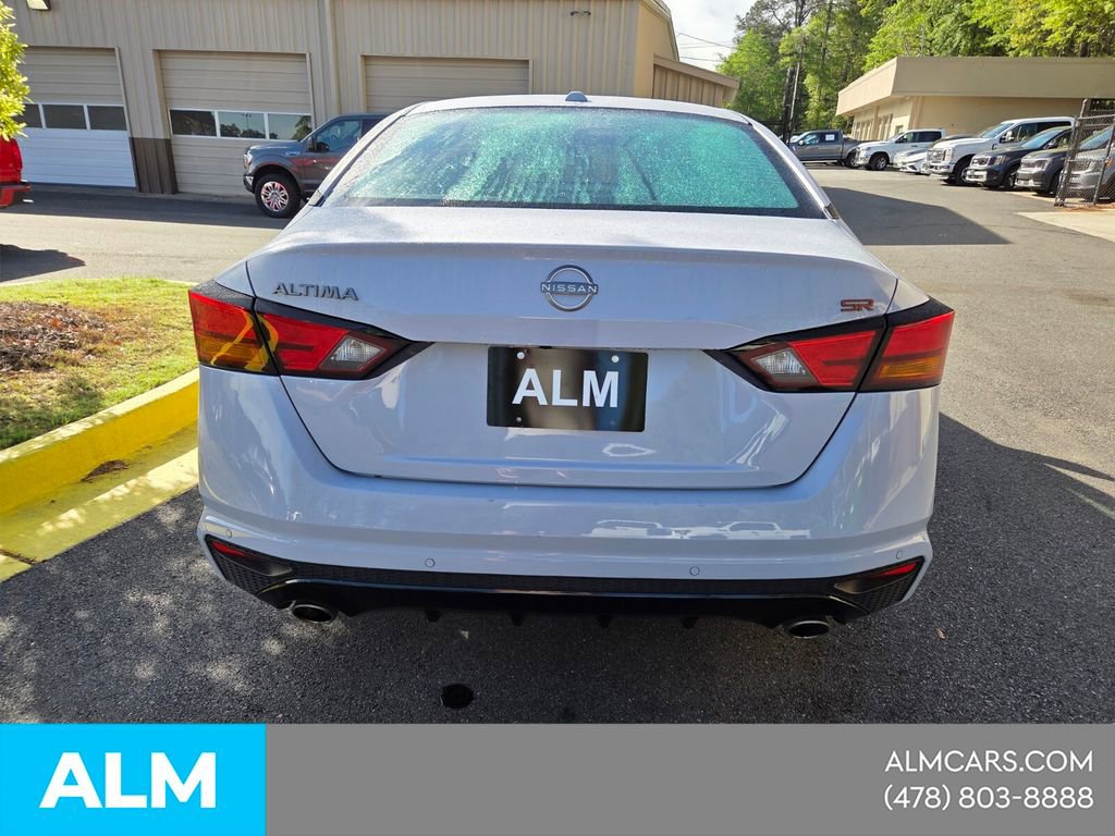 Used 2025 Nissan Altima 2.5 SR image 9