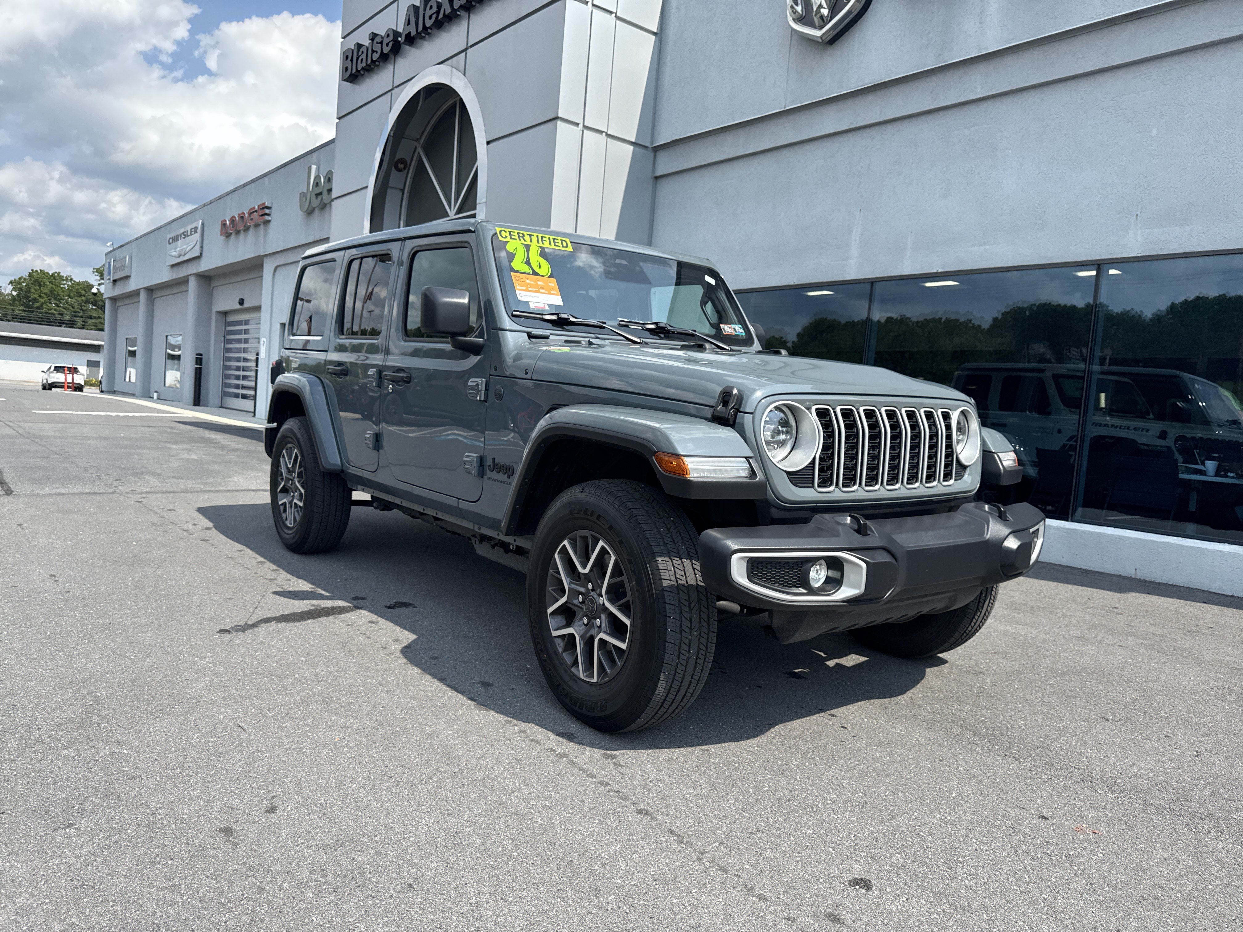 Used 2026 Jeep Wrangler Unlimited Sahara AWD/4WD image 1