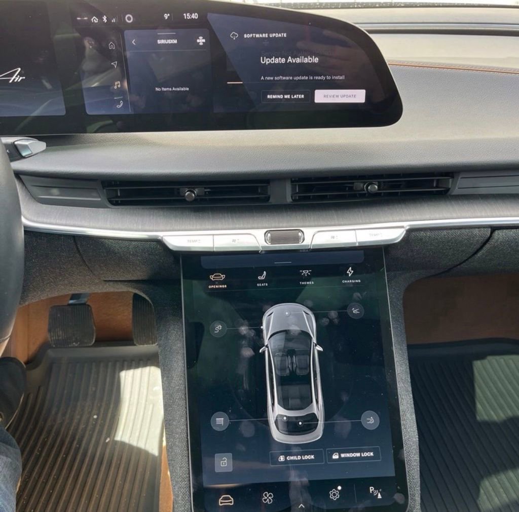 Used 2023 Lucid Air Touring image 17