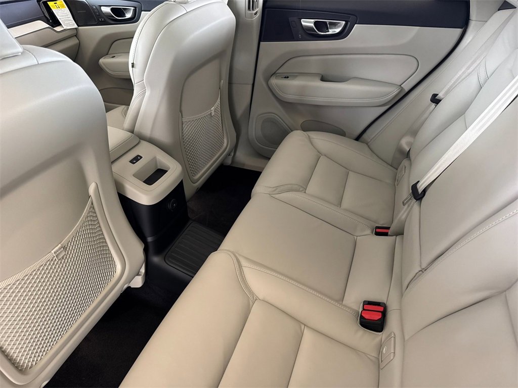 New 2026 Volvo XC60 T8 Ultra w/ Protection Package Premier image 11