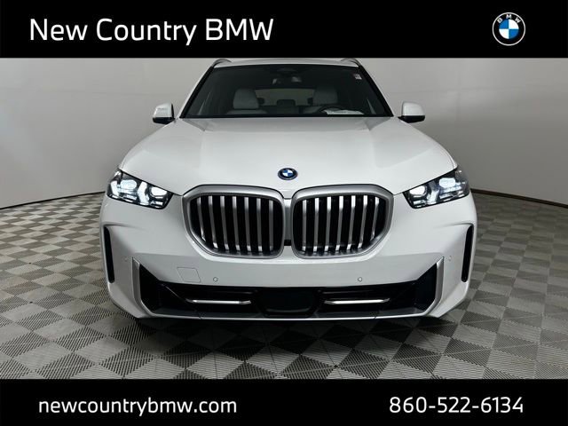 New 2026 BMW X5 xDrive50e w/ Climate Comfort Package image 2