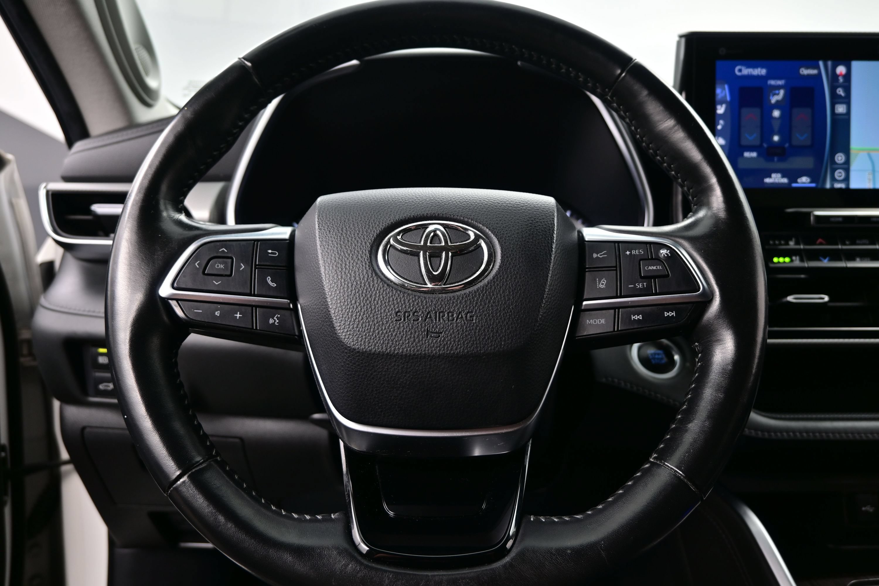 Used 2021 Toyota Highlander Platinum AWD/4WD image 25