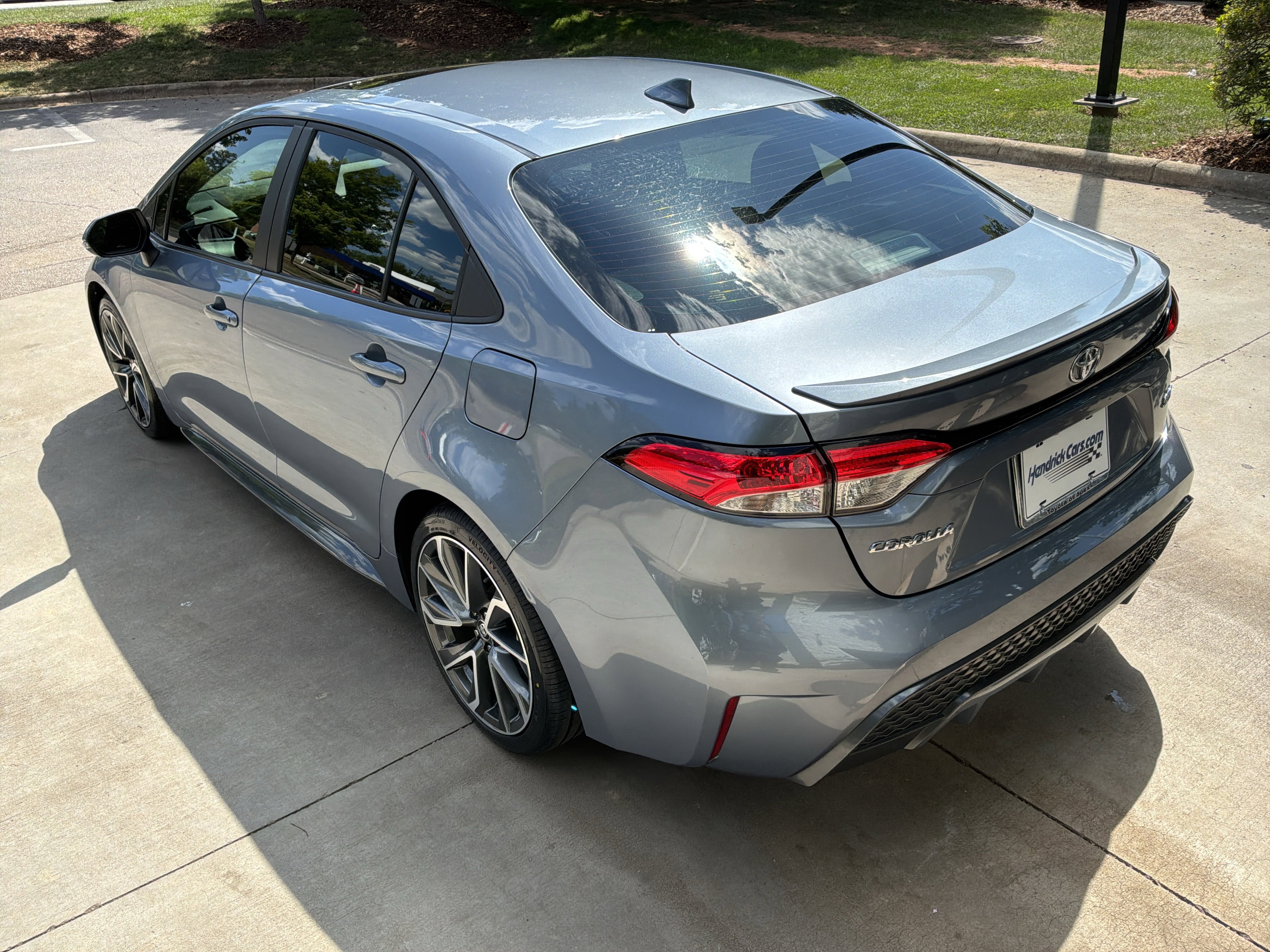 Used 2022 Toyota Corolla SE w/ SE Premium Package FWD image 8