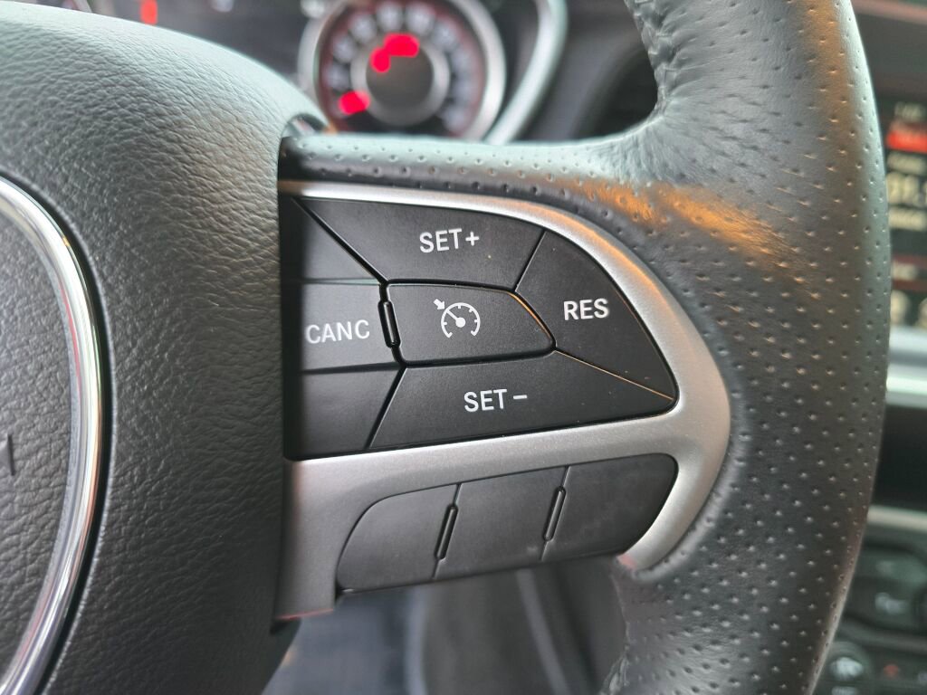 Used 2015 Dodge Challenger R/T Scat Pack RWD image 20