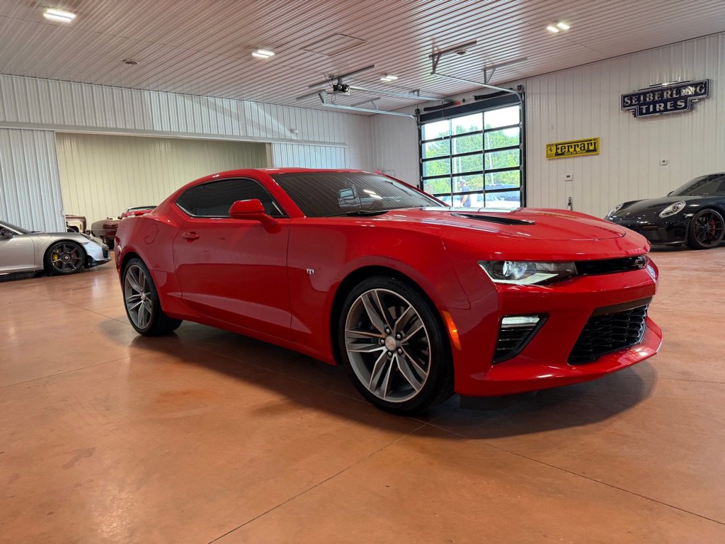 Used 2016 Chevrolet Camaro SS RWD image 9