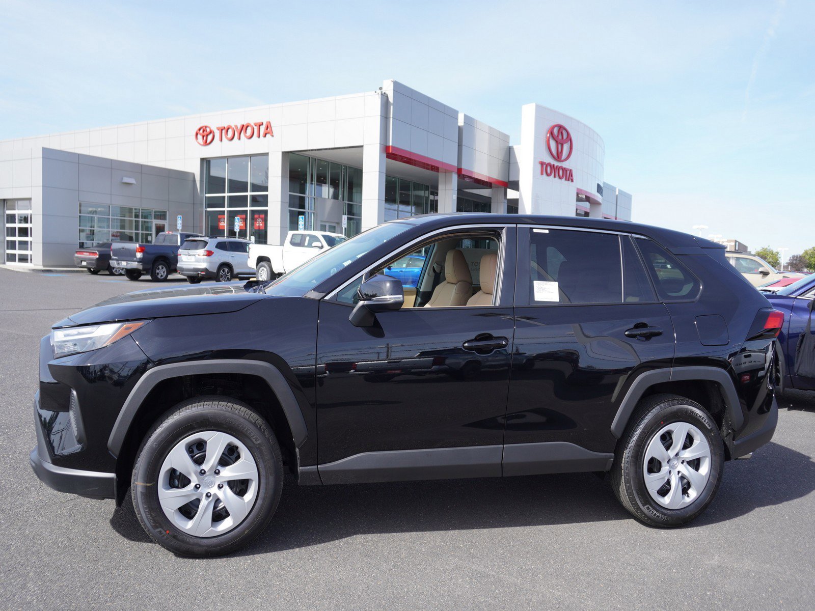 New 2025 Toyota RAV4 LE image 6