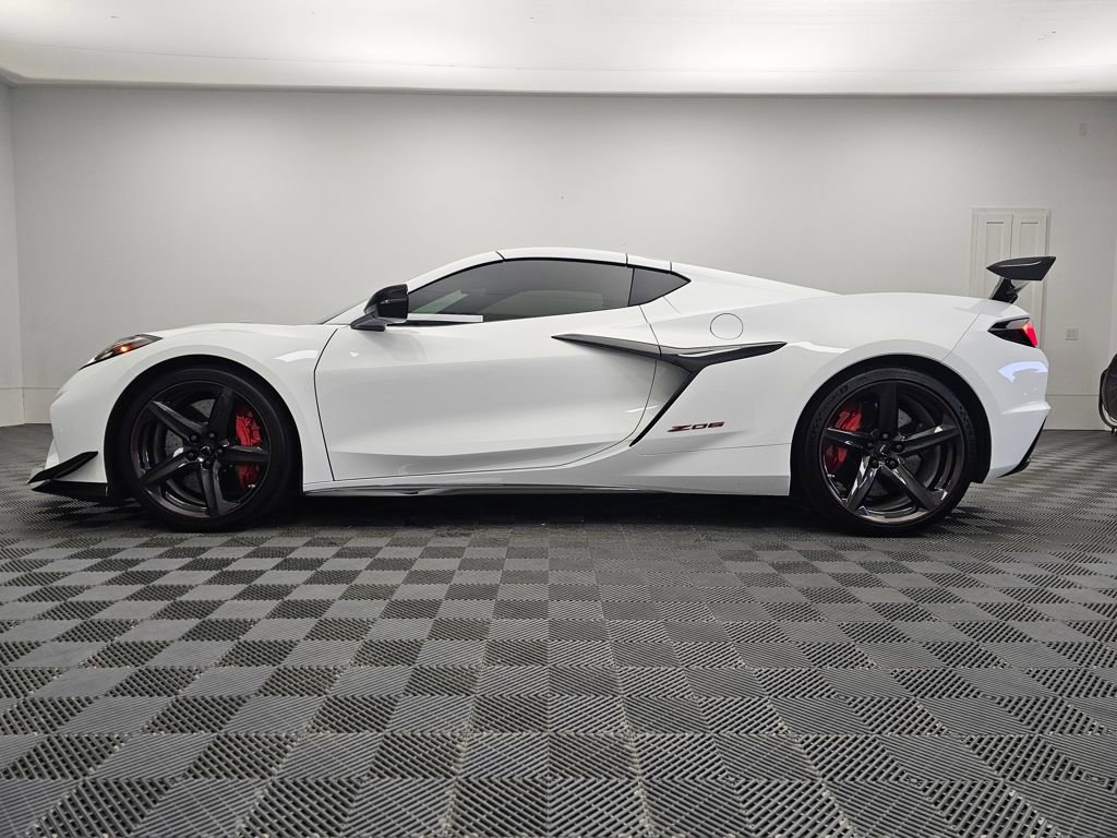 Used 2024 Chevrolet Corvette Z06 w/ Z07 Performance Package image 18