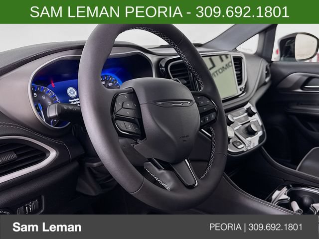 New 2027 Chrysler Pacifica Limited w/ S Appearance Package FWD image 11