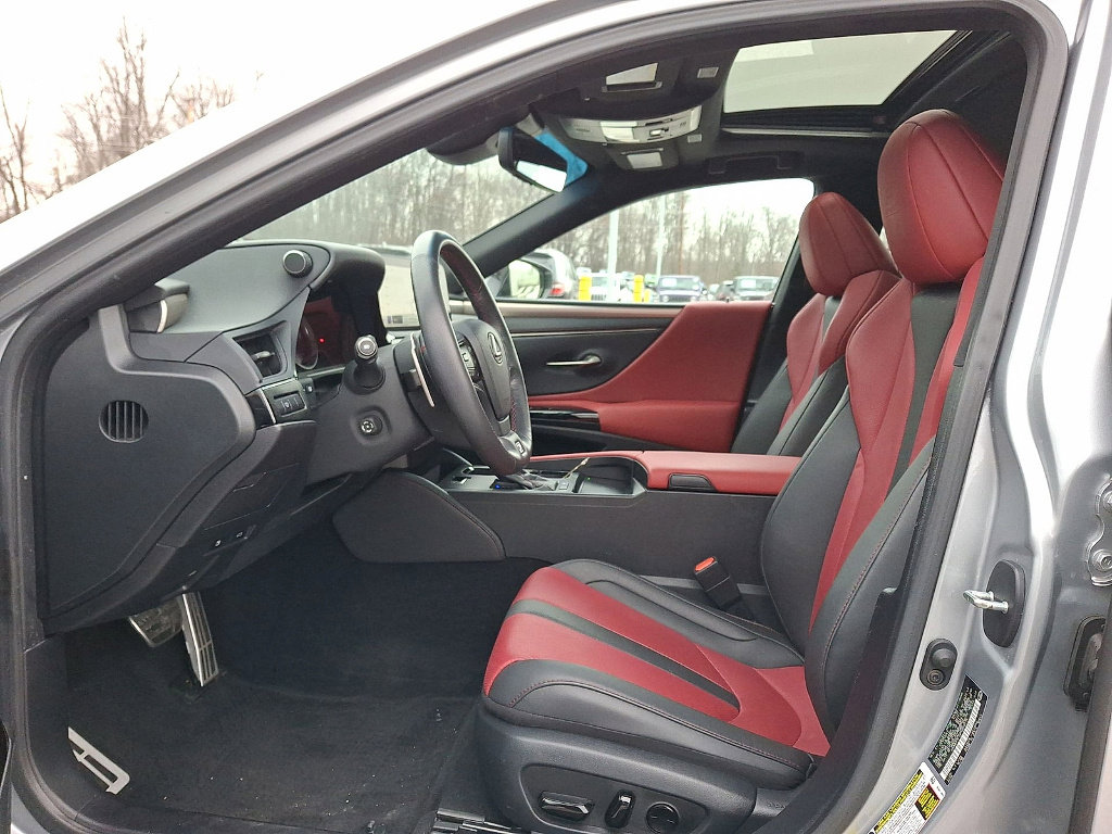 Used 2023 Lexus ES 300h F Sport image 11