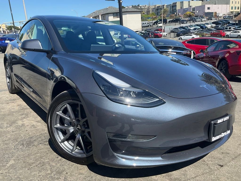 Used 2023 Tesla Model 3 Standard Range image 1