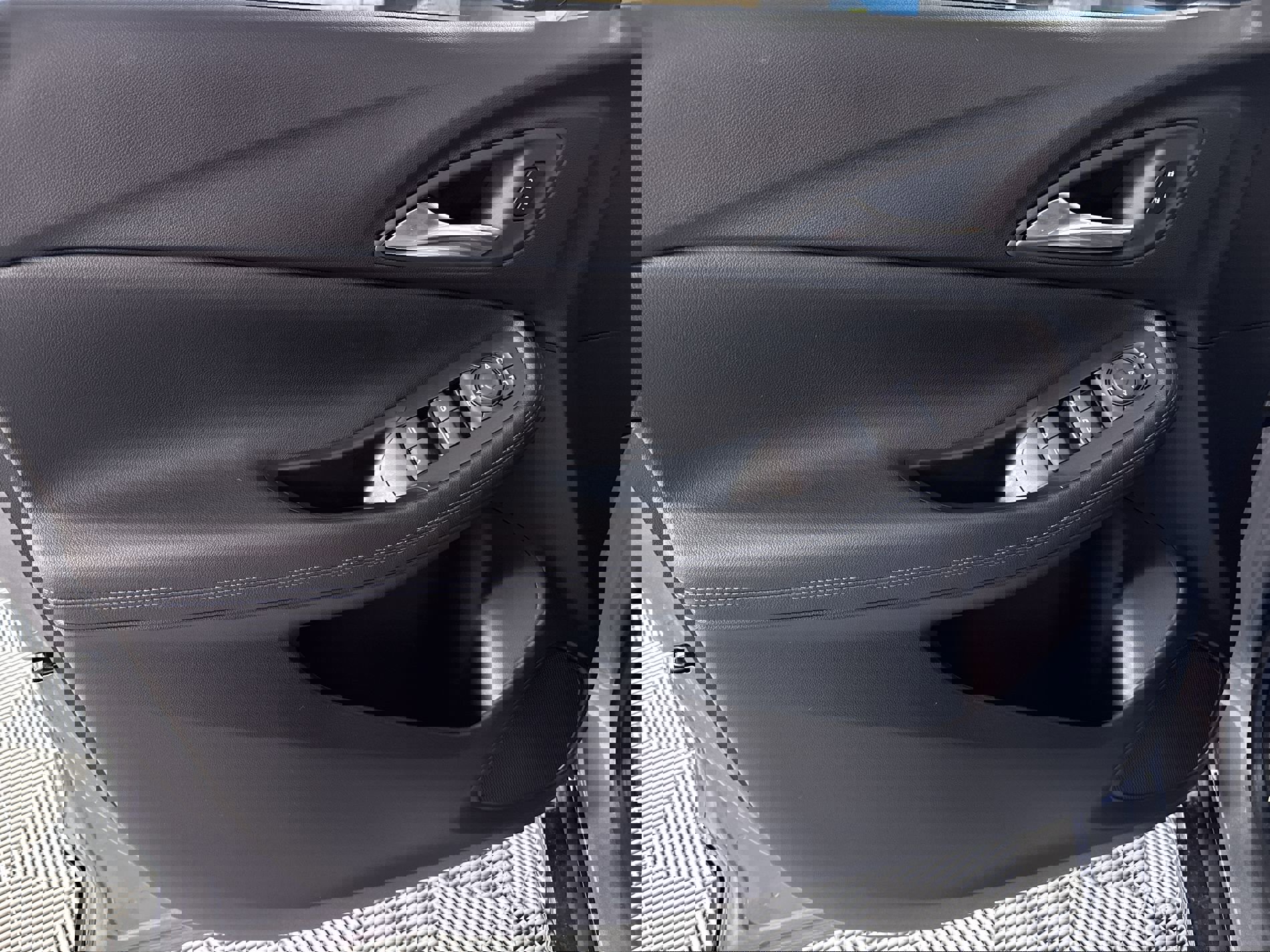 Used 2025 Buick Encore GX Sport Touring w/ Advanced Technology Package image 59