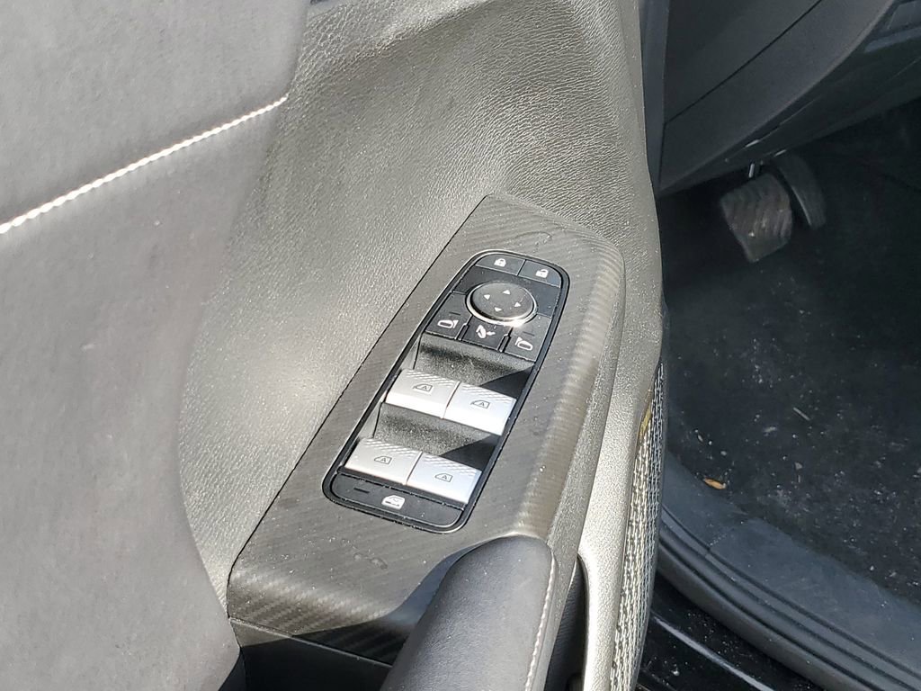 Used 2025 Mitsubishi Outlander SE image 19