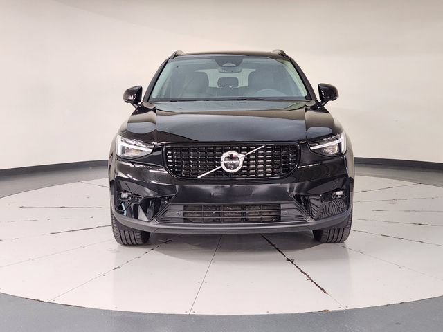 Certified 2026 Volvo XC40 B5 Plus AWD/4WD image 9