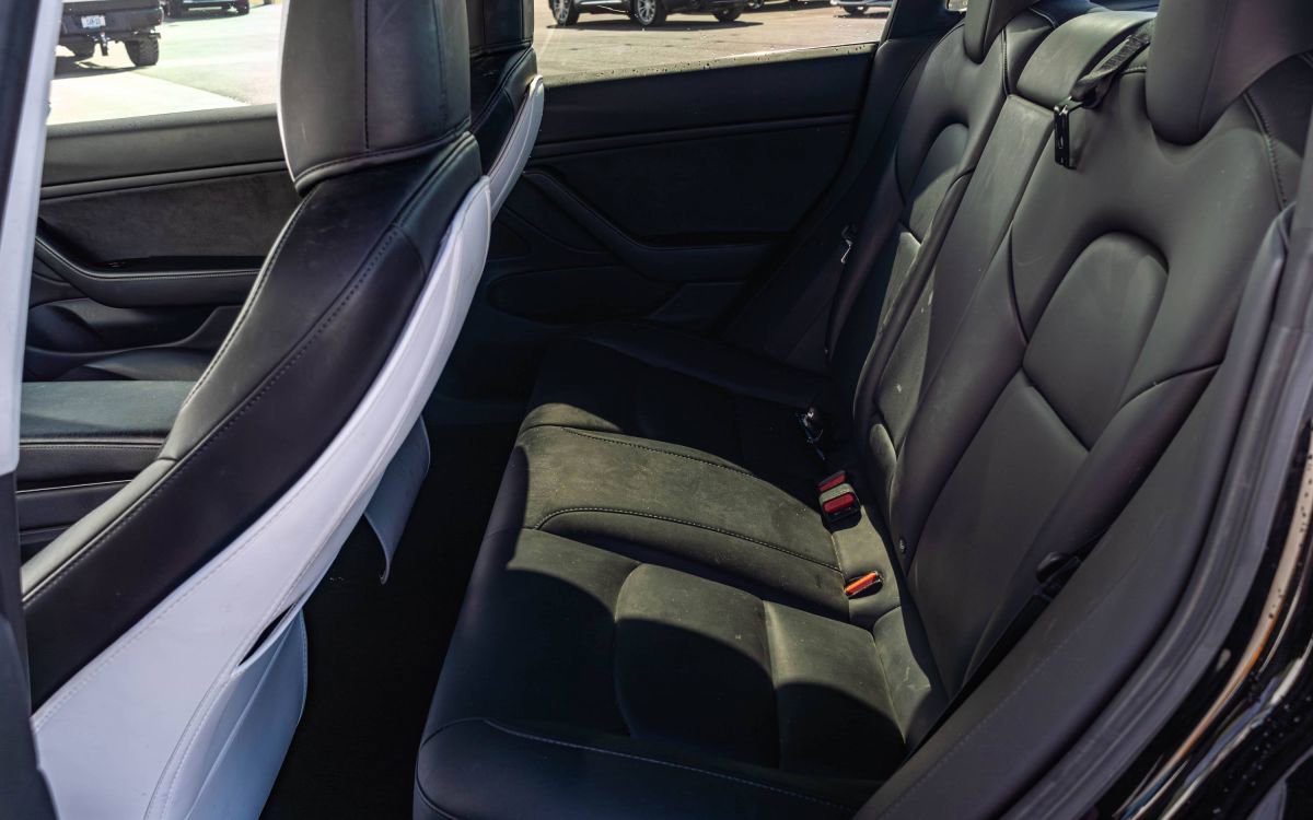 Used 2018 Tesla Model 3 Mid Range RWD image 10
