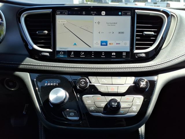 New 2027 Chrysler Pacifica Limited FWD image 24