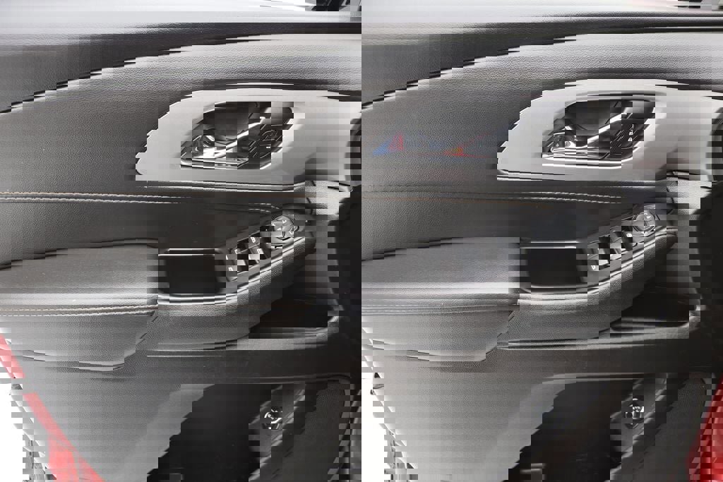 Used 2020 Chevrolet Traverse LT image 15