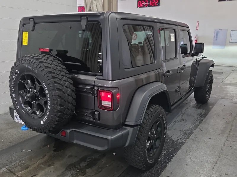Used 2023 Jeep Wrangler Unlimited w/ Convenience Group AWD/4WD image 3