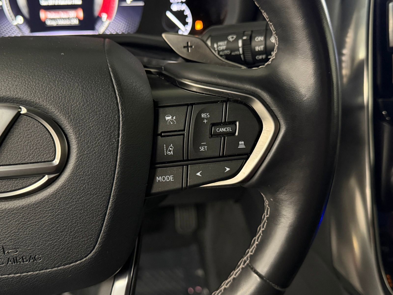 Used 2024 Lexus LX 600 4WD w/ Interior Upgrade Package image 30