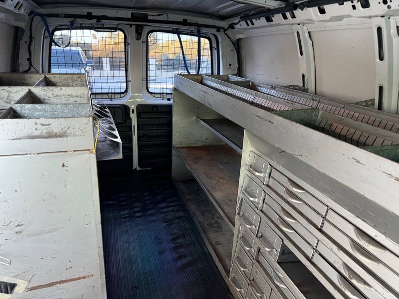 Used 2000 Chevrolet Express 2500 image 13