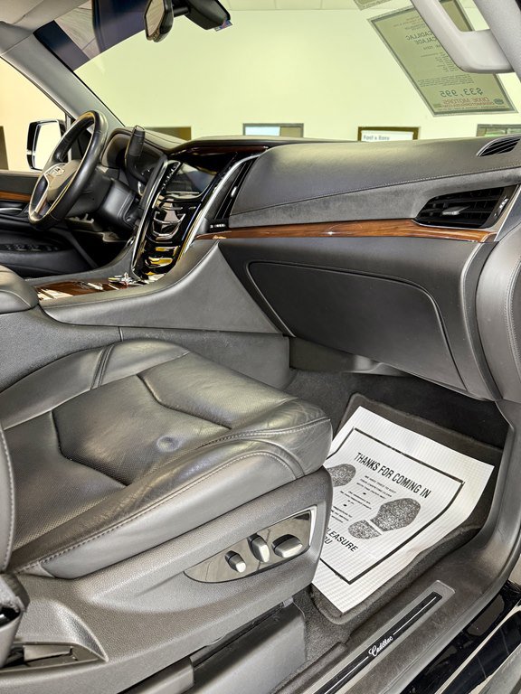 Used 2018 Cadillac Escalade 2WD image 12