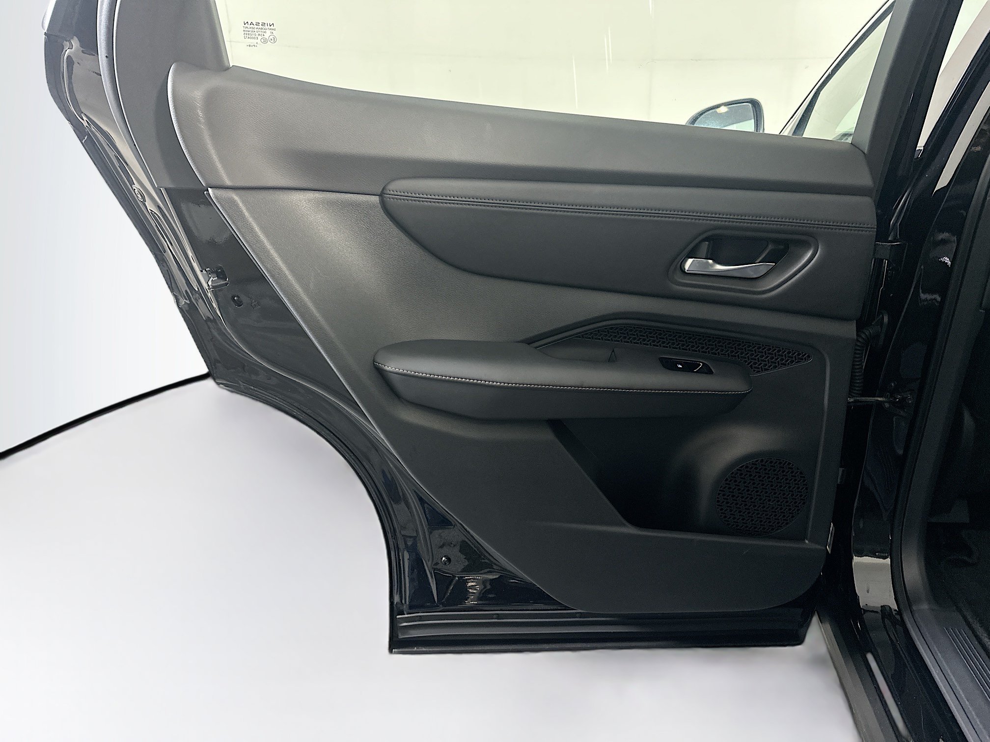 Used 2024 Nissan Ariya FWD image 26