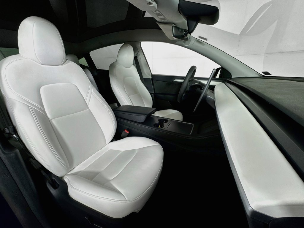 Used 2023 Tesla Model Y Long Range AWD/4WD image 28