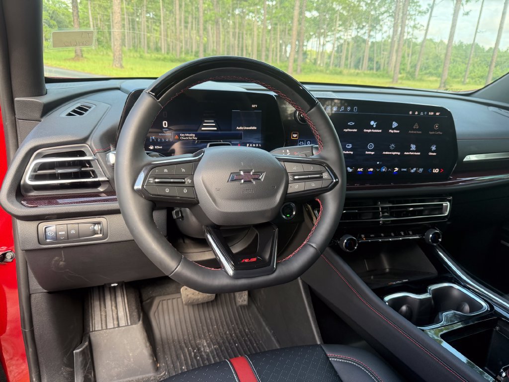 New 2026 Chevrolet Traverse RS w/ LPO, Floor Liner Package FWD image 15
