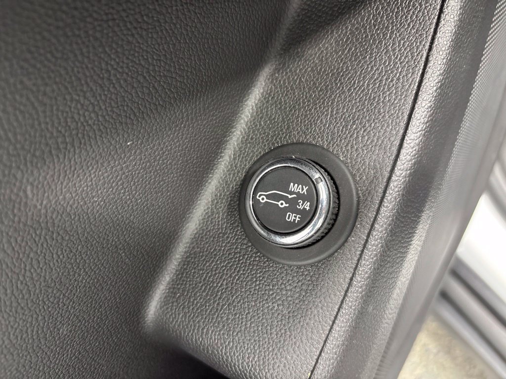 Used 2019 Chevrolet Traverse LT w/ LPO, Floor Liner Package AWD/4WD image 32