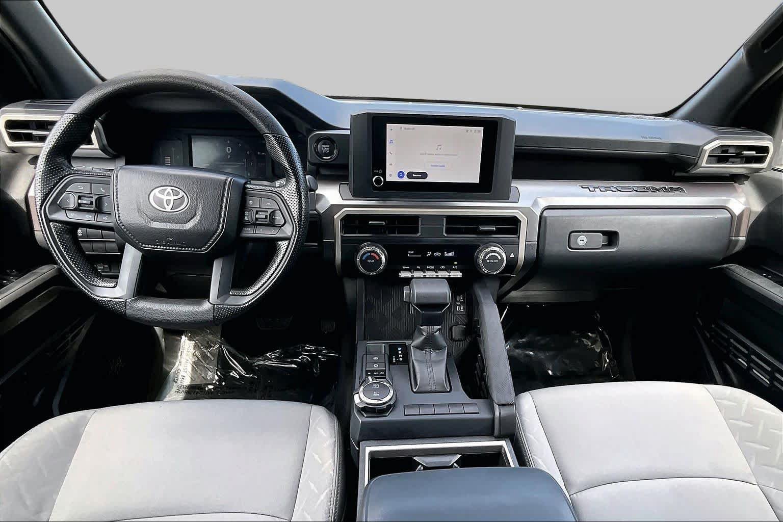 Used 2025 Toyota Tacoma SR5 AWD/4WD image 15