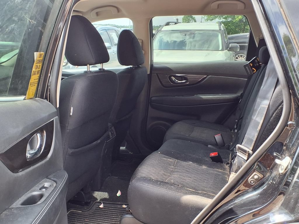 Used 2018 Nissan Rogue S w/ S Value Package FWD image 9