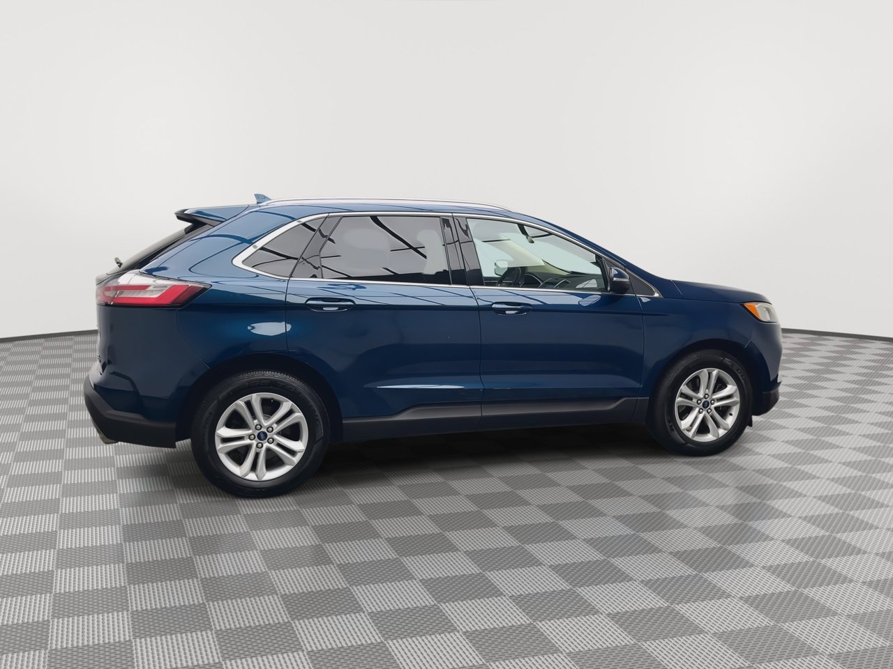 Used 2020 Ford Edge SEL image 38