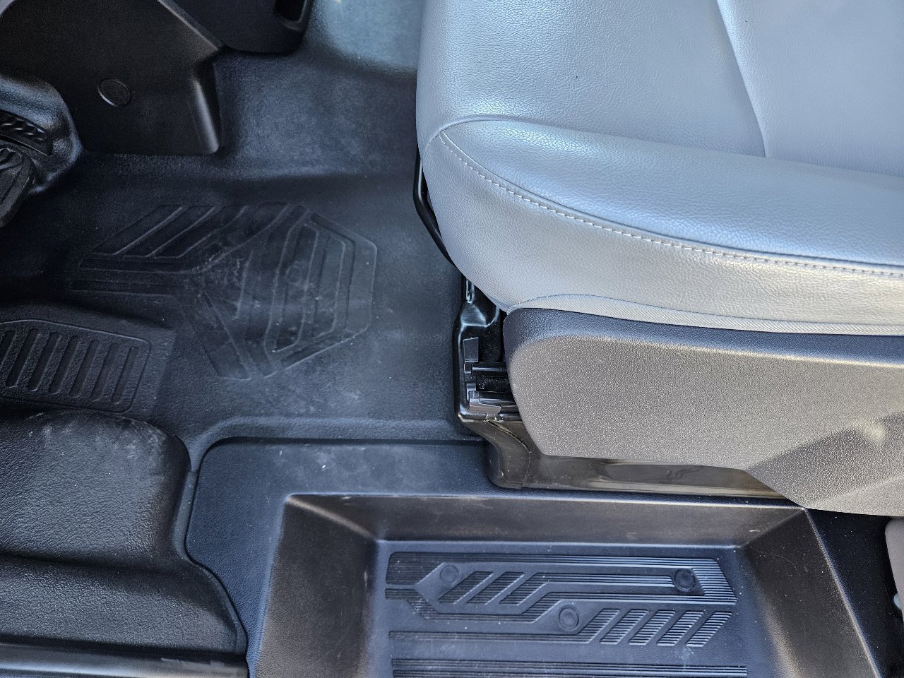 Used 2017 Ford Transit 350 XL image 13