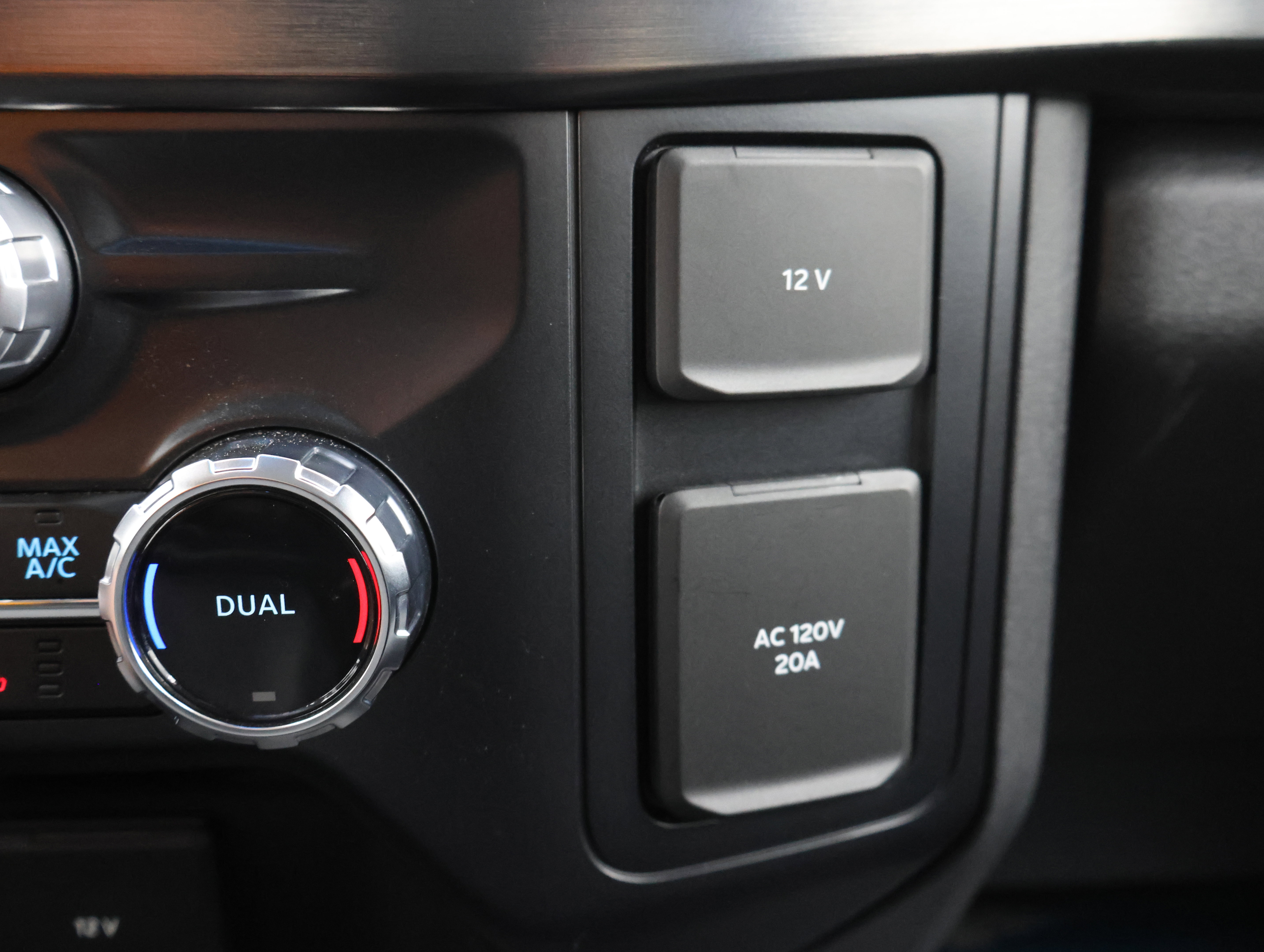 Used 2024 Ford F350 Lariat w/ Sport Appearance Package AWD/4WD image 62