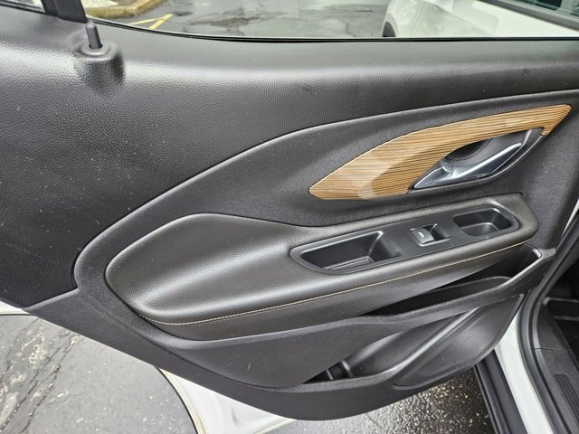 Used 2021 GMC Terrain SLE w/ LPO, Floor Liner Package image 15