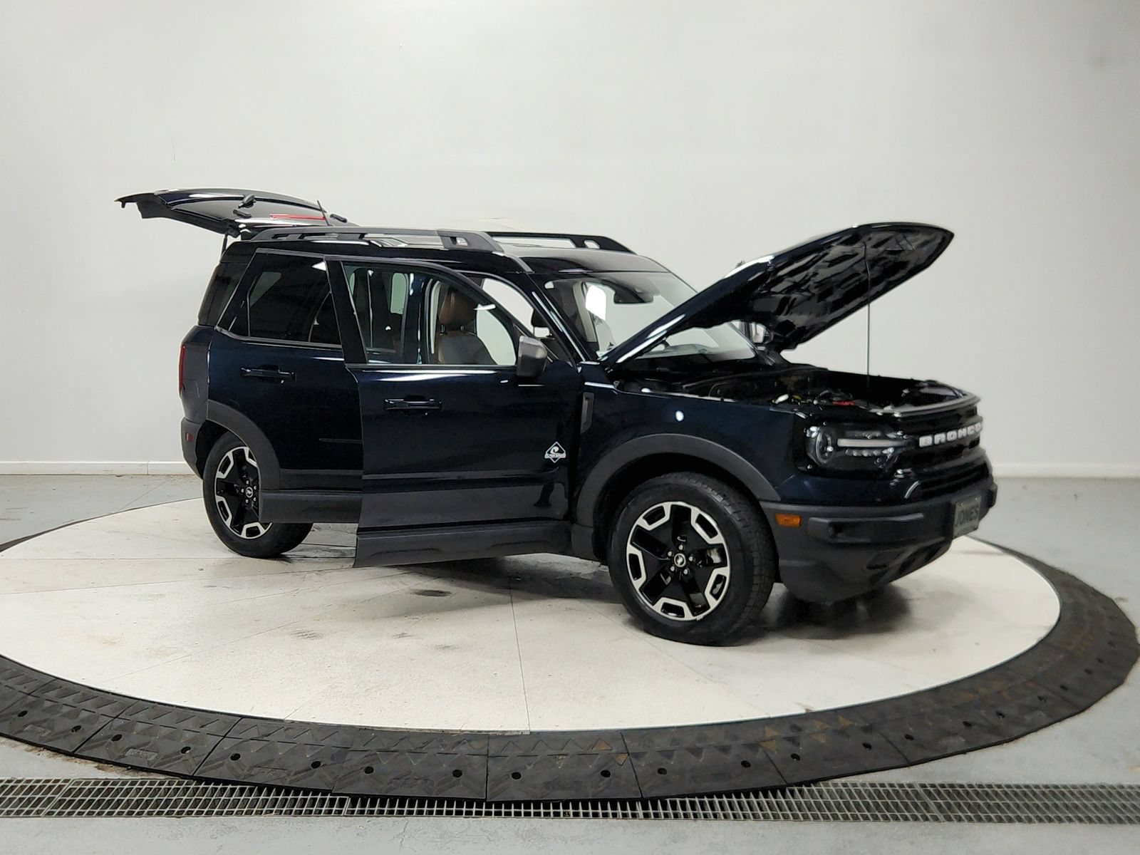 Used 2022 Ford Bronco Sport Outer Banks AWD/4WD image 10