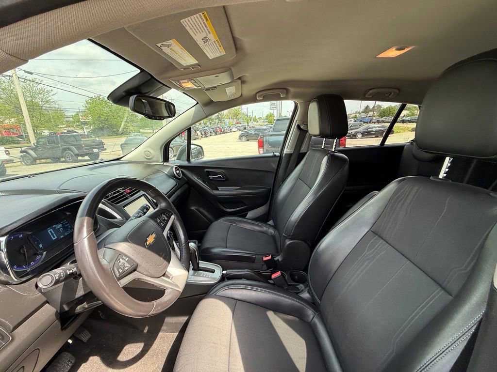 Used 2016 Chevrolet Trax LT w/ LT Convenience Package image 12