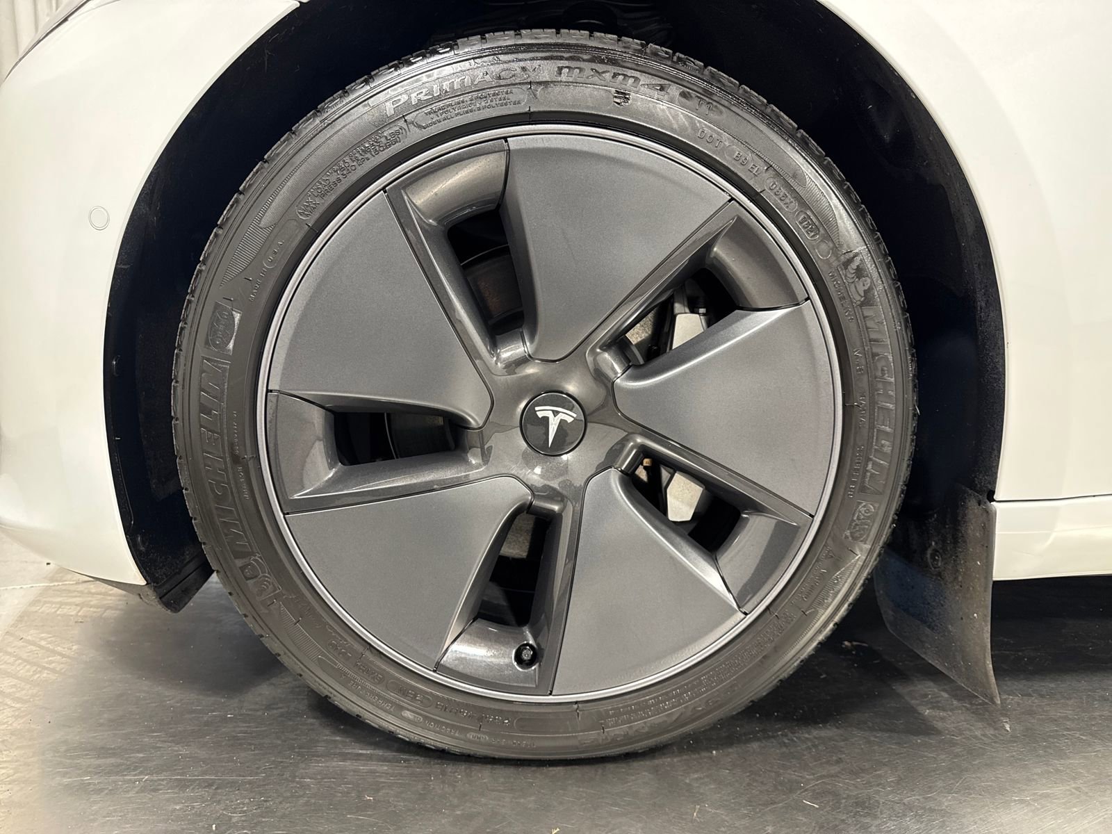 Used 2021 Tesla Model 3 Standard Range Plus image 2