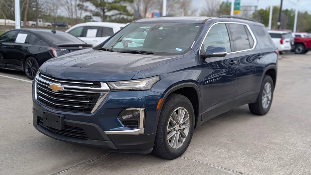 Used 2023 Chevrolet Traverse LT image 3