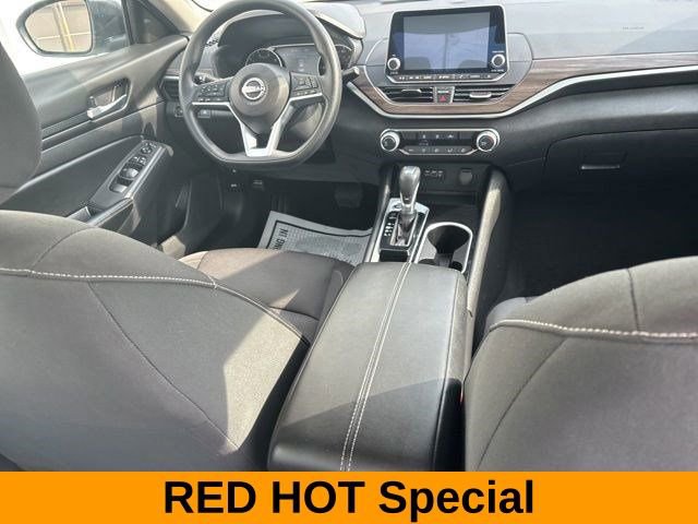 Used 2024 Nissan Altima 2.5 SV image 35