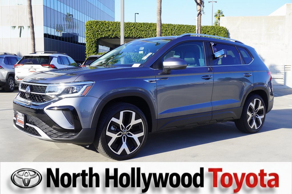 Used 2023 Volkswagen Taos SEL image 4