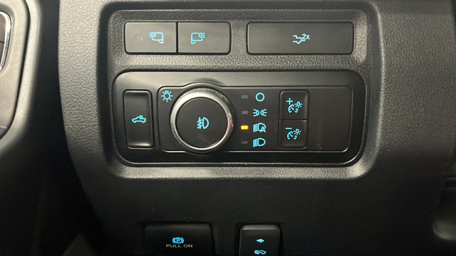 Used 2023 Ford F250 Lariat w/ Lariat Ultimate Package AWD/4WD image 31