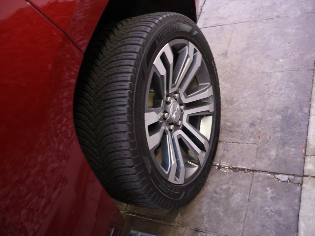 Used 2018 GMC Yukon Denali image 19